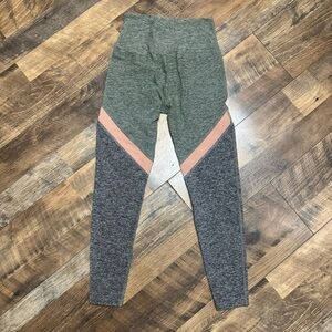 Beyond Yoga  Leggings in Green and Gray with Pink Accent